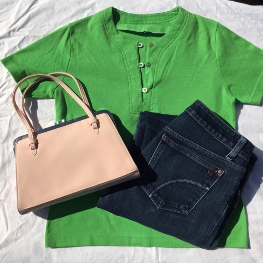 Green vintage top 🍀